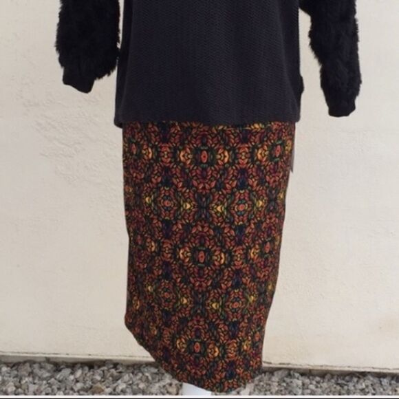 LuLaRoe Cassie Multicolored Tribal Skirt M - Picture 3 of 4